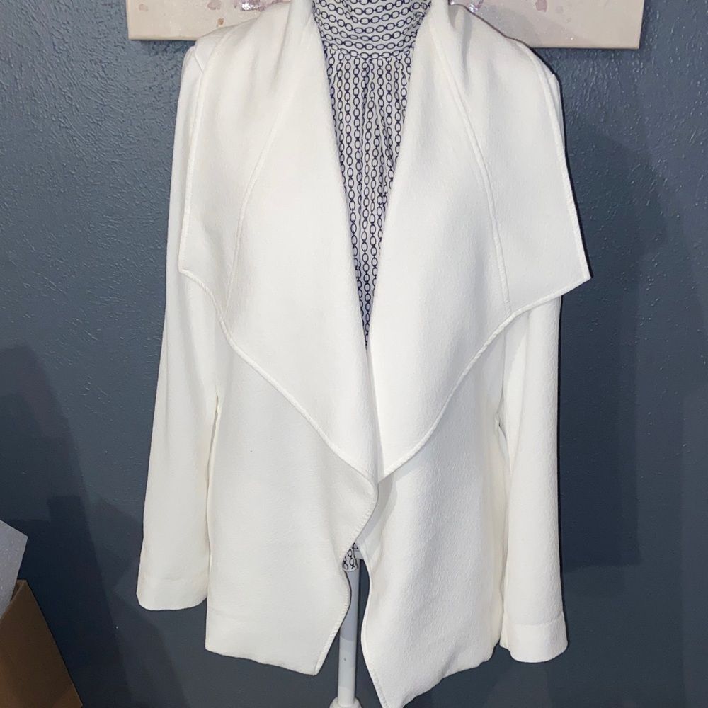 Club Monaco White Textured drape front Jacket size Large